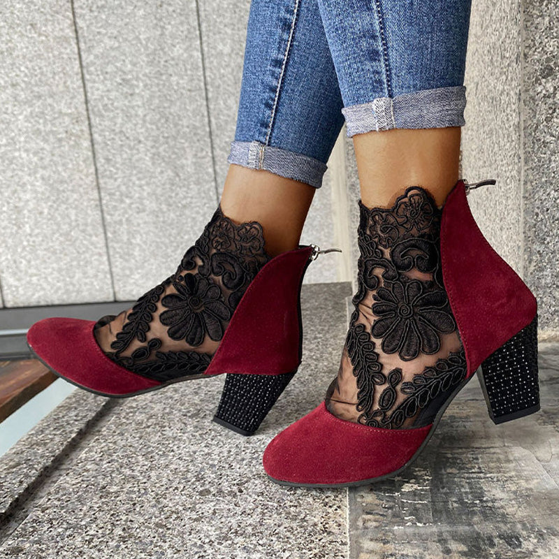 Tacones elegantes con encaje