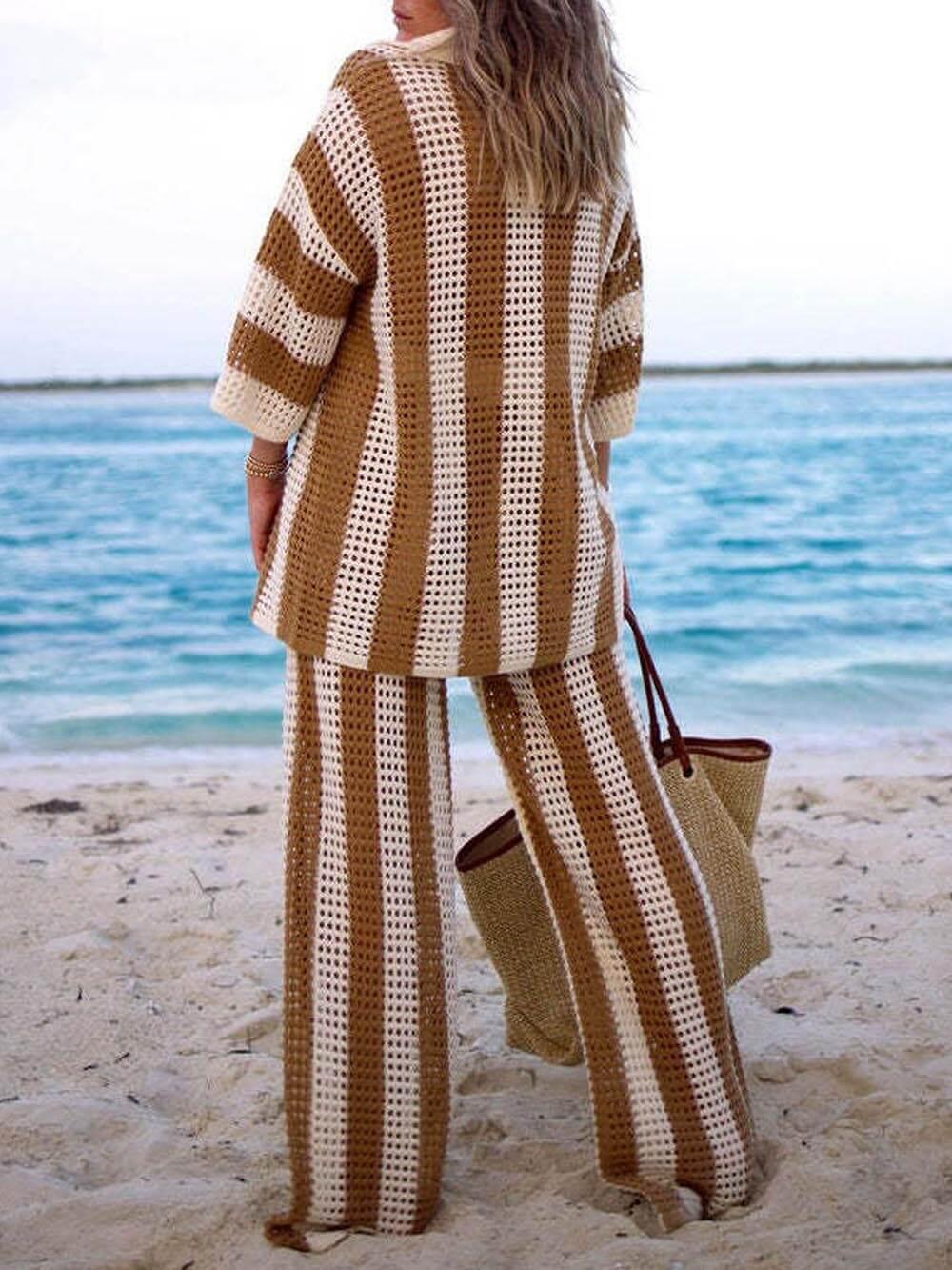 Conjunto a rayas con escote en V