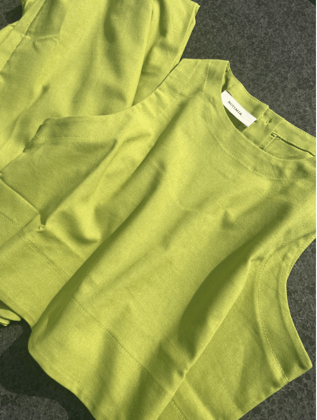 Conjunto sin mangas de color sólido