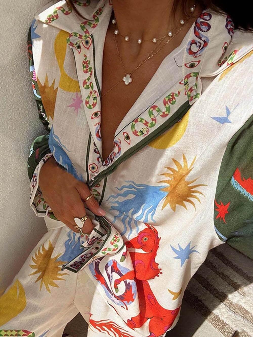 Conjunto de camisa con estampado y pantalones con cintura elástica