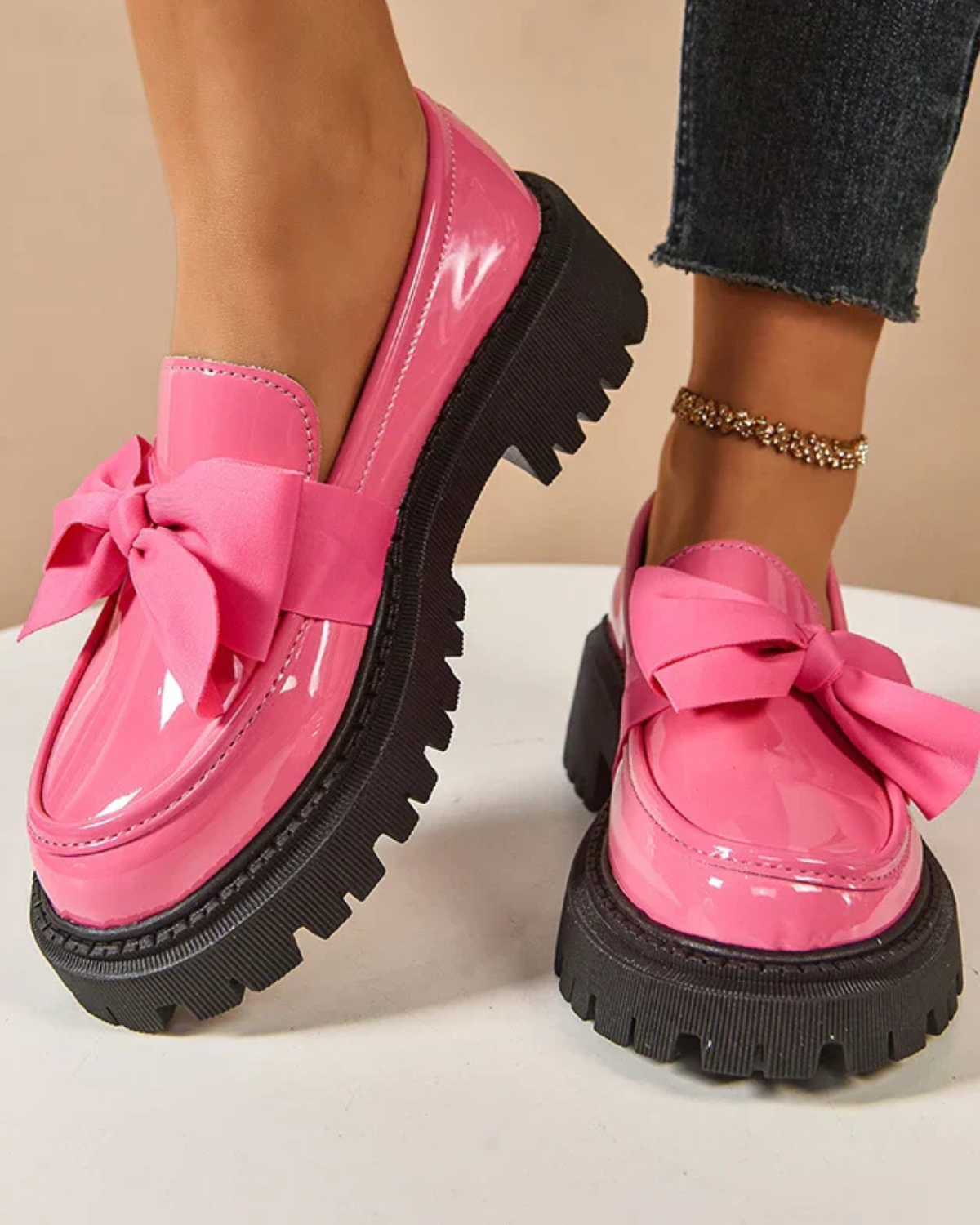 Zapato de plataforma con lazo