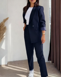 Conjunto clásico de blazer y pantalón