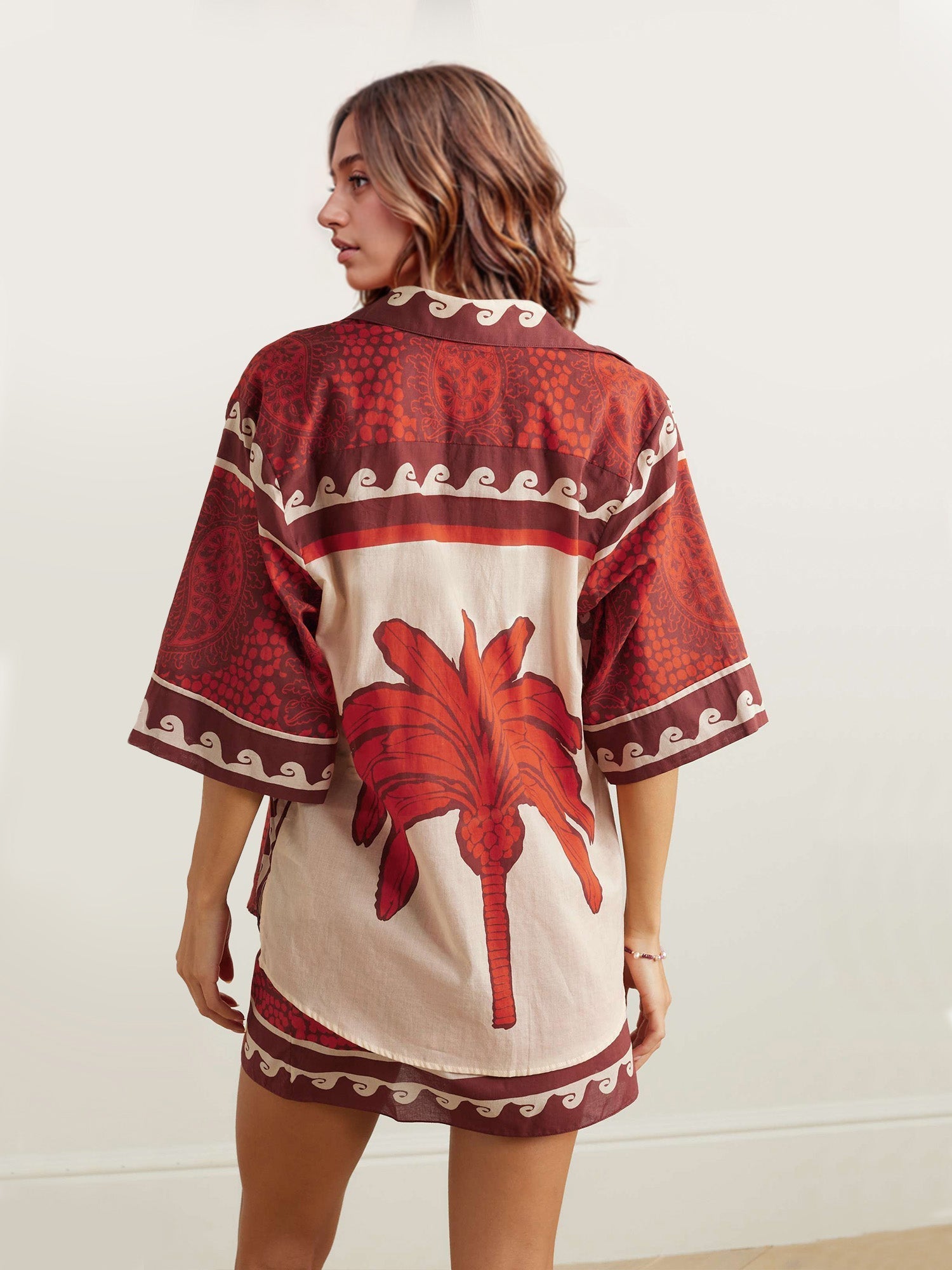 CONJUNTO DE DOS PIEZAS CON ESTAMPADO TRIBAL