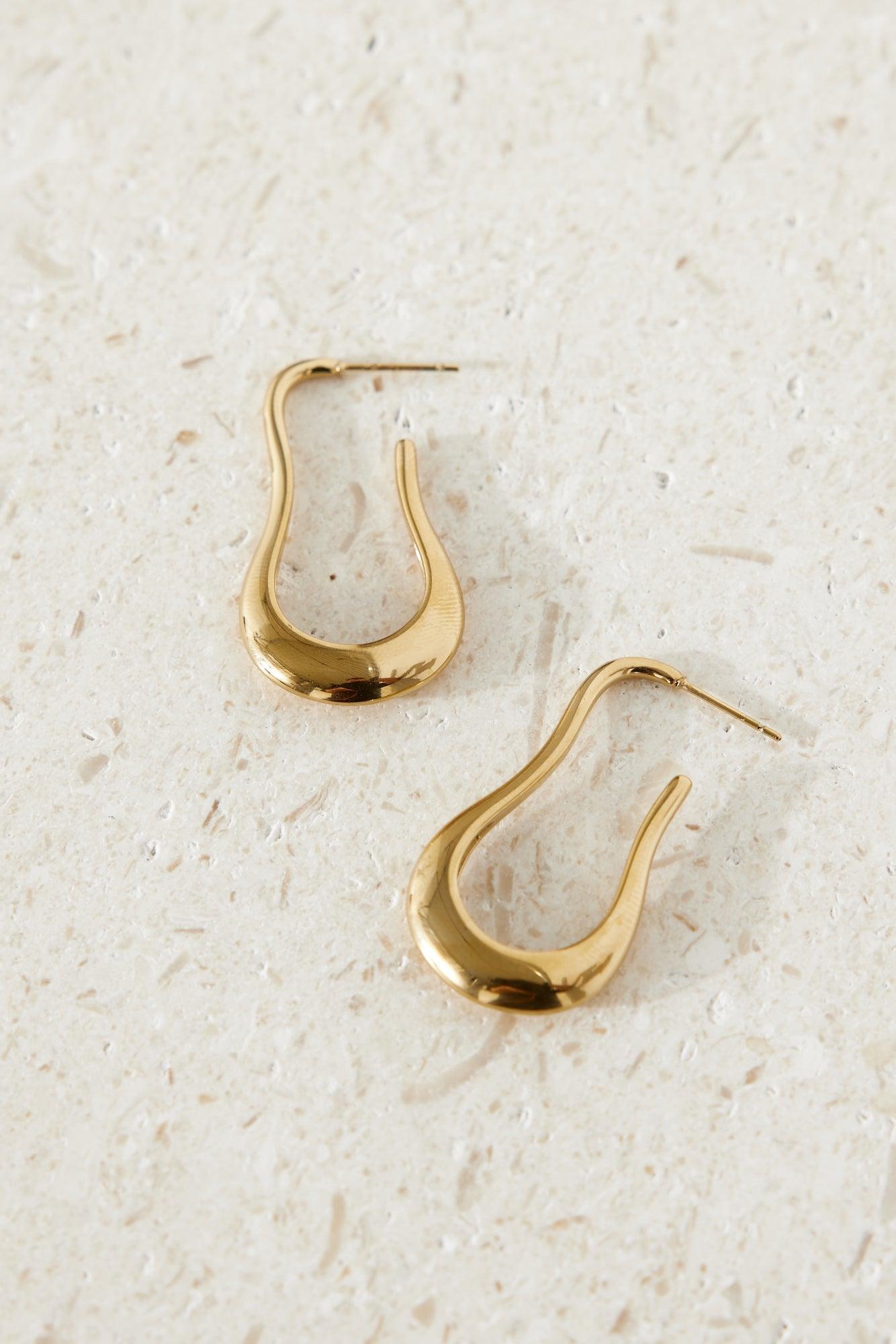 Pendientes de aro abiertos  chapados en oro de 18k
