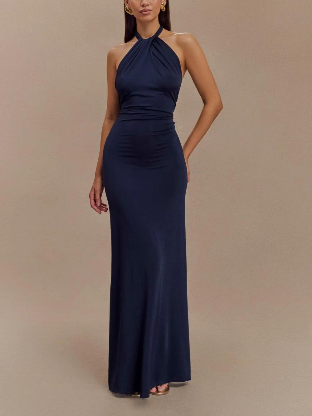 Vestido largo con cuello halter y corte ajustado
