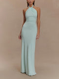 Vestido largo con cuello halter y corte ajustado