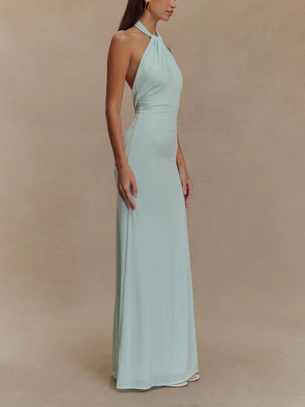 Vestido largo con cuello halter y corte ajustado