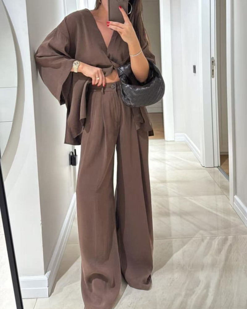 Conjunto casual con cuello en V