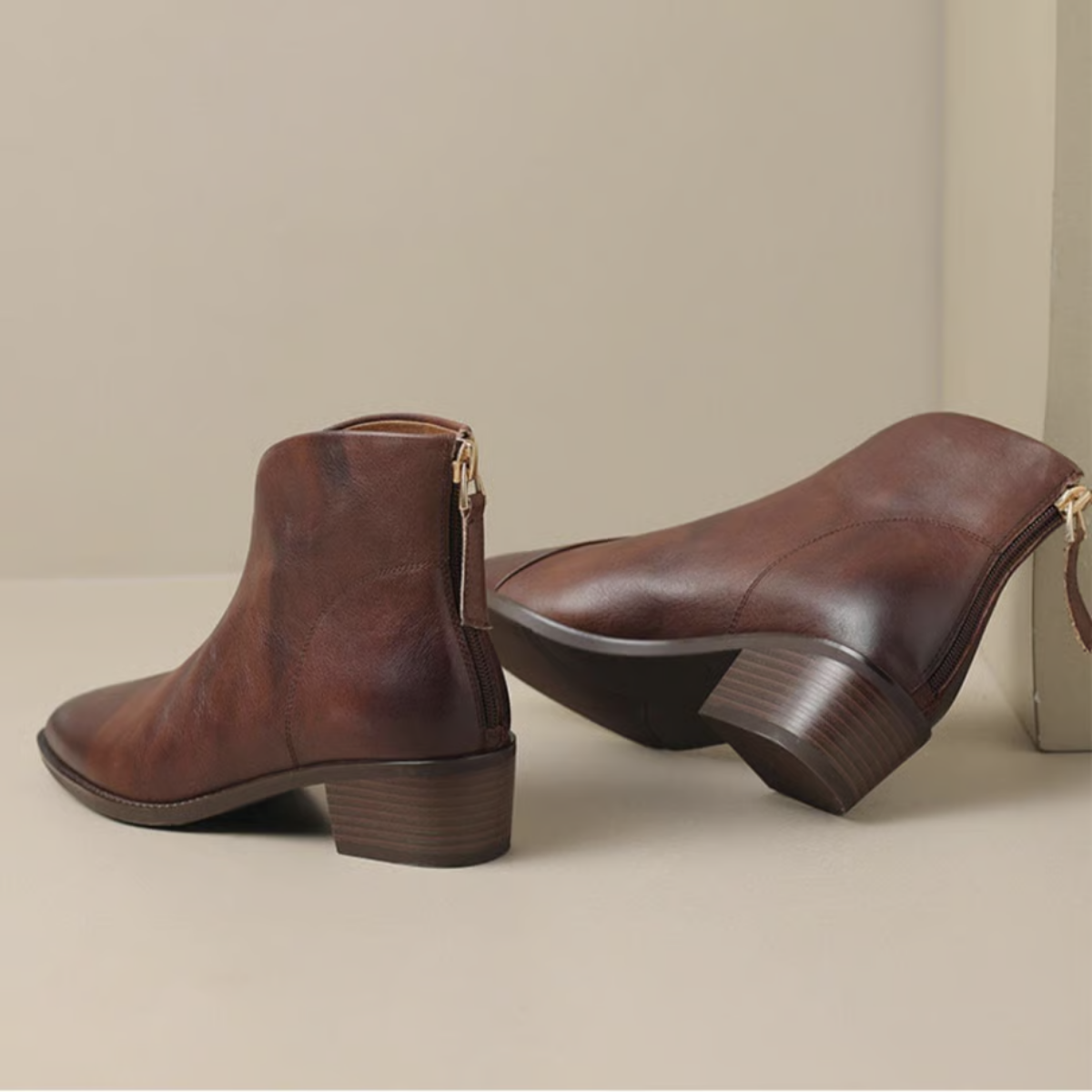 Botines con tacón bajo