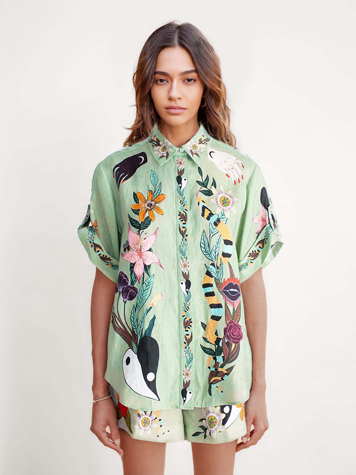 CONJUNTO CAMISA Y SHORT ESTAMPADO TROPICAL