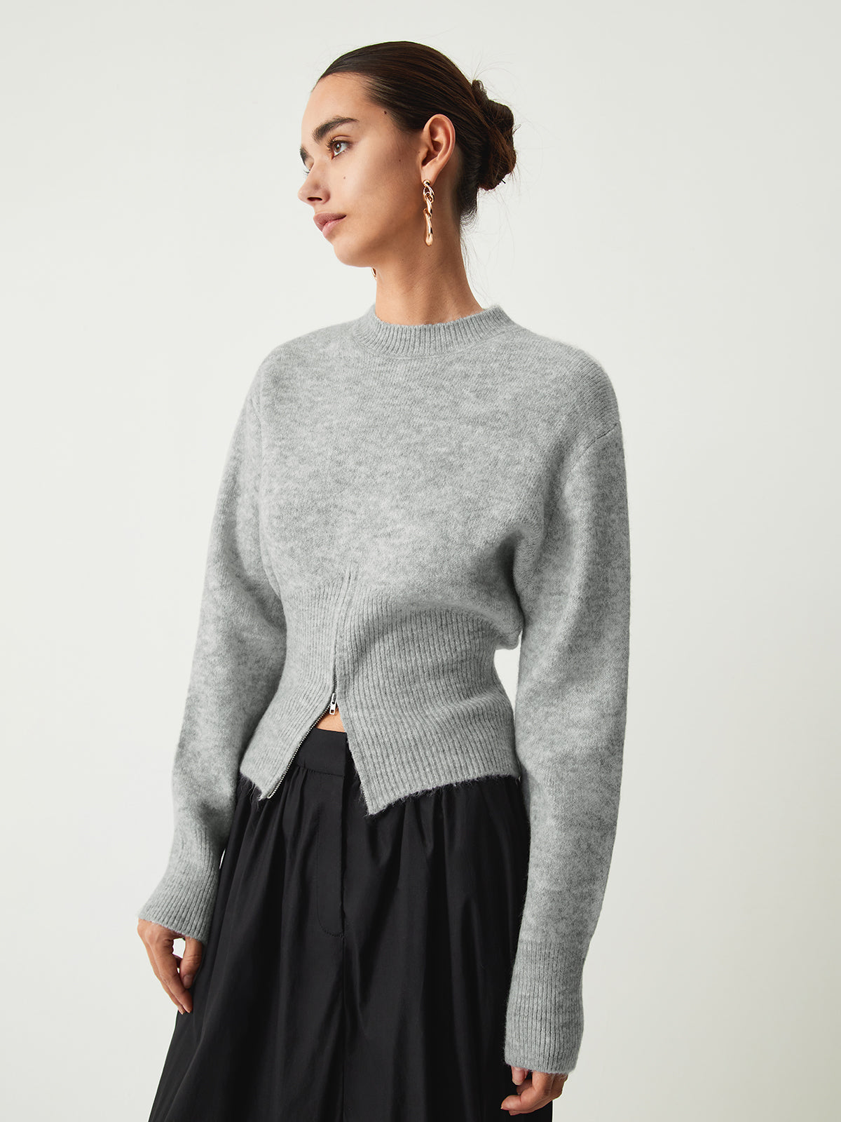 JERSEY SUAVE CON CUELLO ALTO Y CREMALLERA