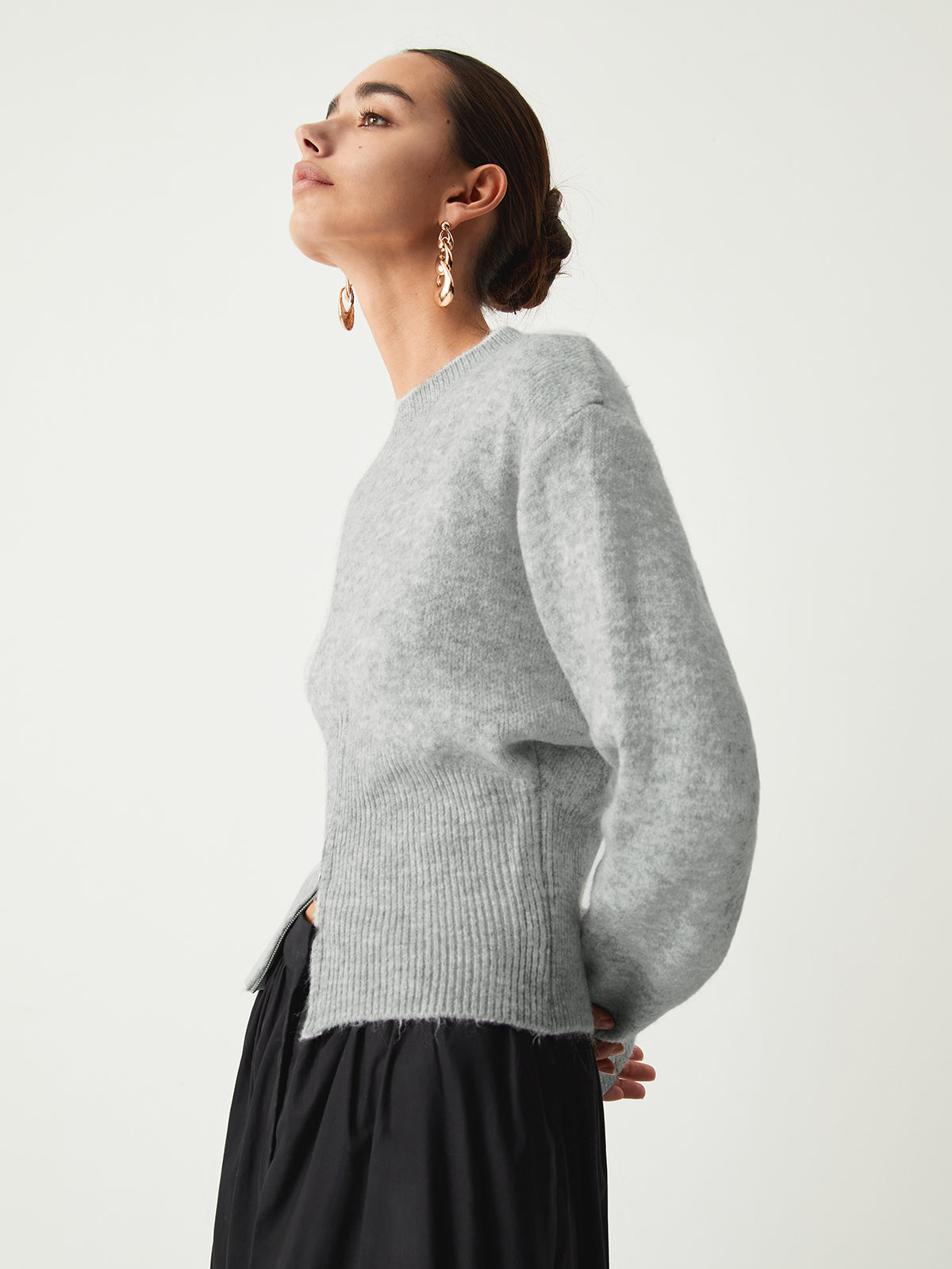 JERSEY SUAVE CON CUELLO ALTO Y CREMALLERA