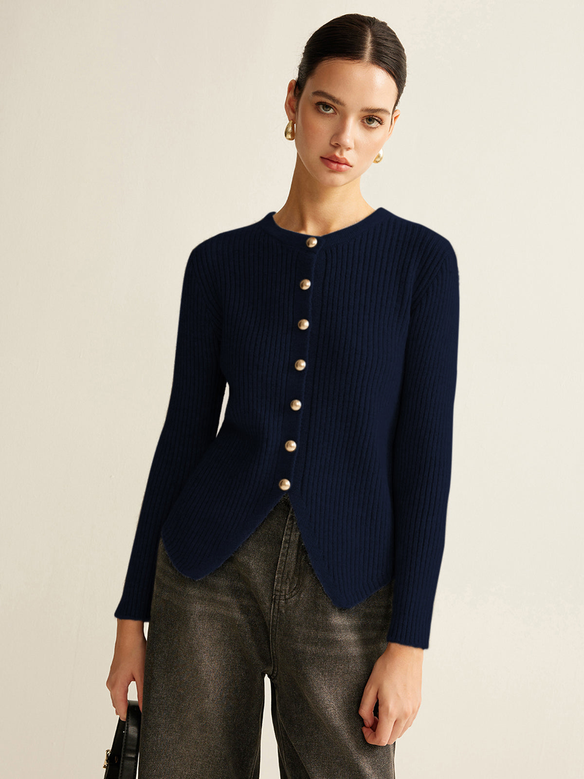 CARDIGAN CON BOTONES Y ABERTURA LATERAL