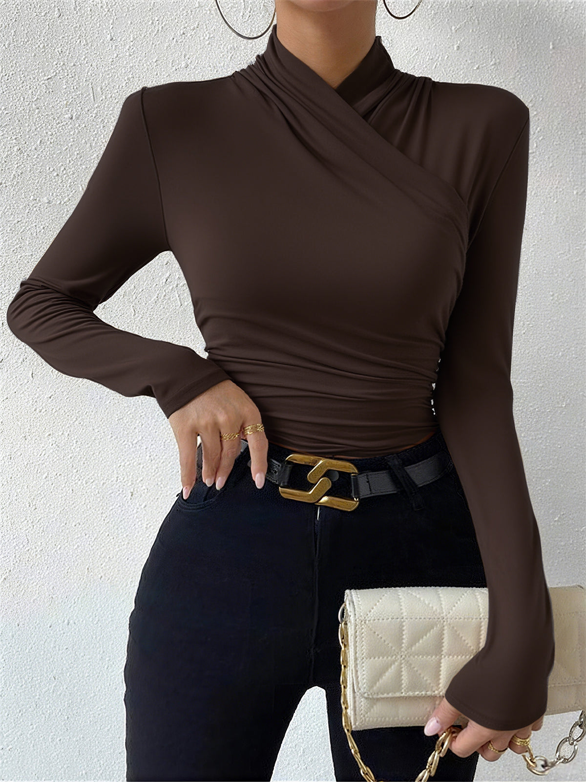 CAMISETA CRUZADA CON CUELLO PLISADO