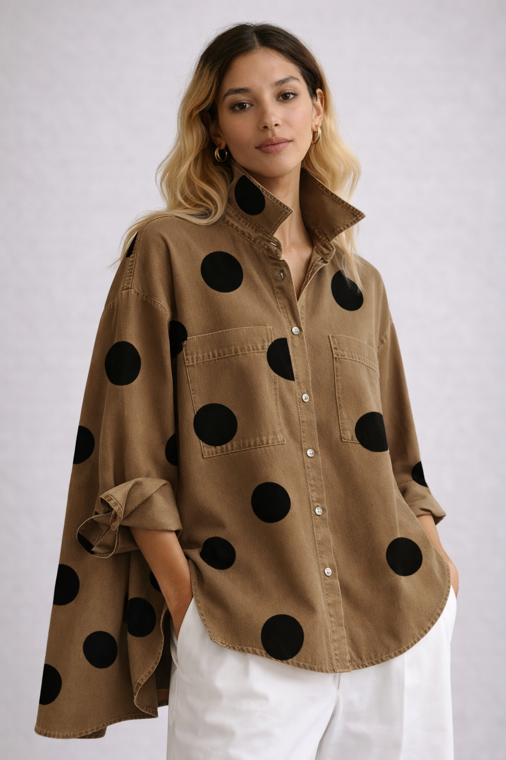 CAMISA DENIM OVERSIZE CON LUNARES