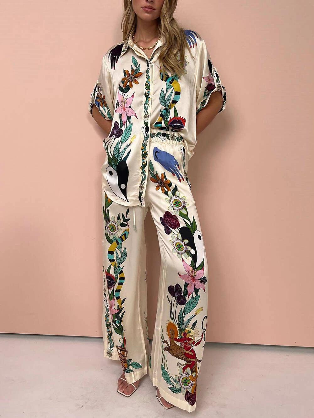 Conjunto de camisa y pantalones con estampado exclusivo en satén