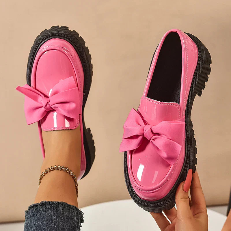 Zapato de plataforma con lazo