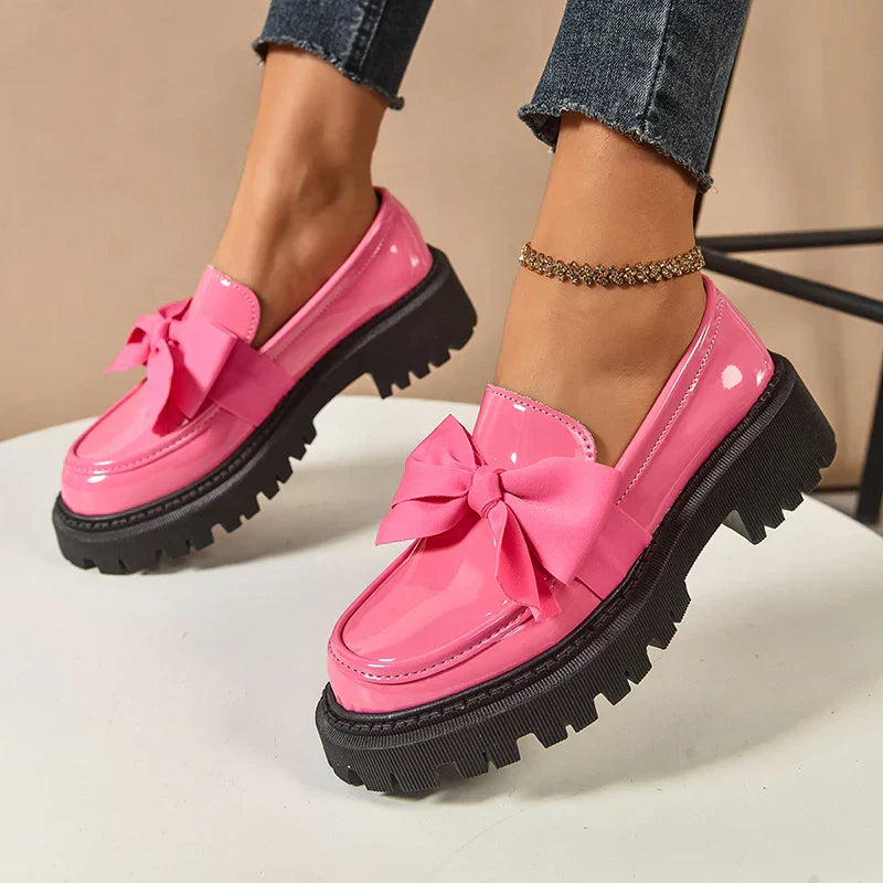 Zapato de plataforma con lazo