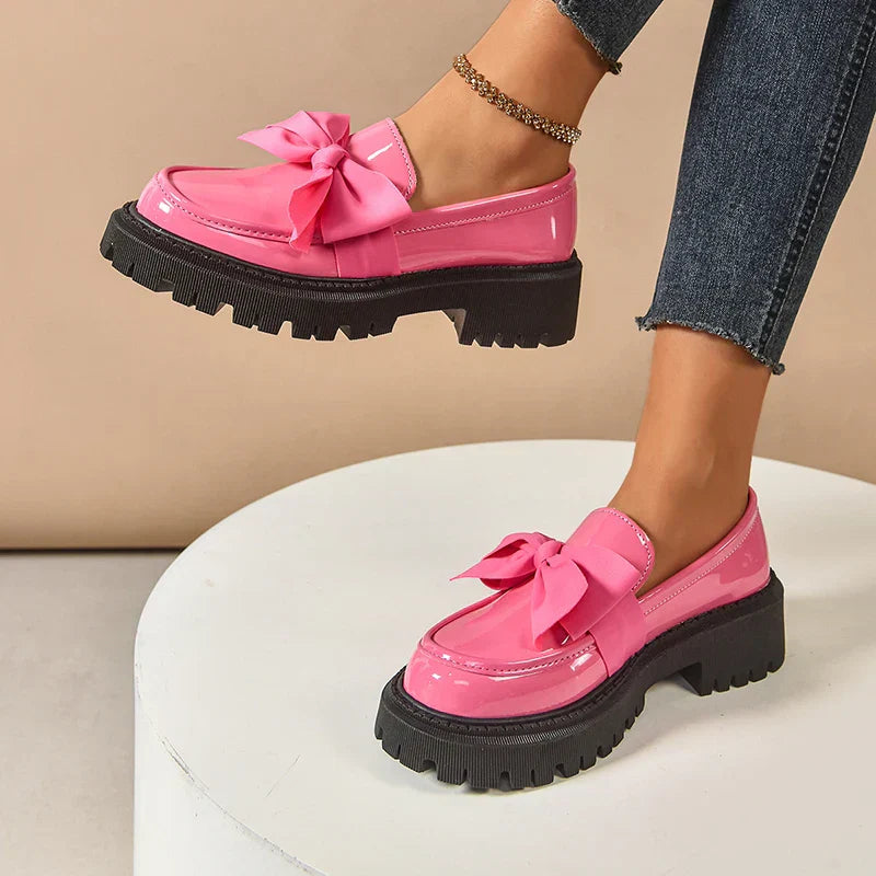 Zapato de plataforma con lazo