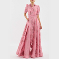 VESTIDO ROSA CON MANGAS ABULLONADAS