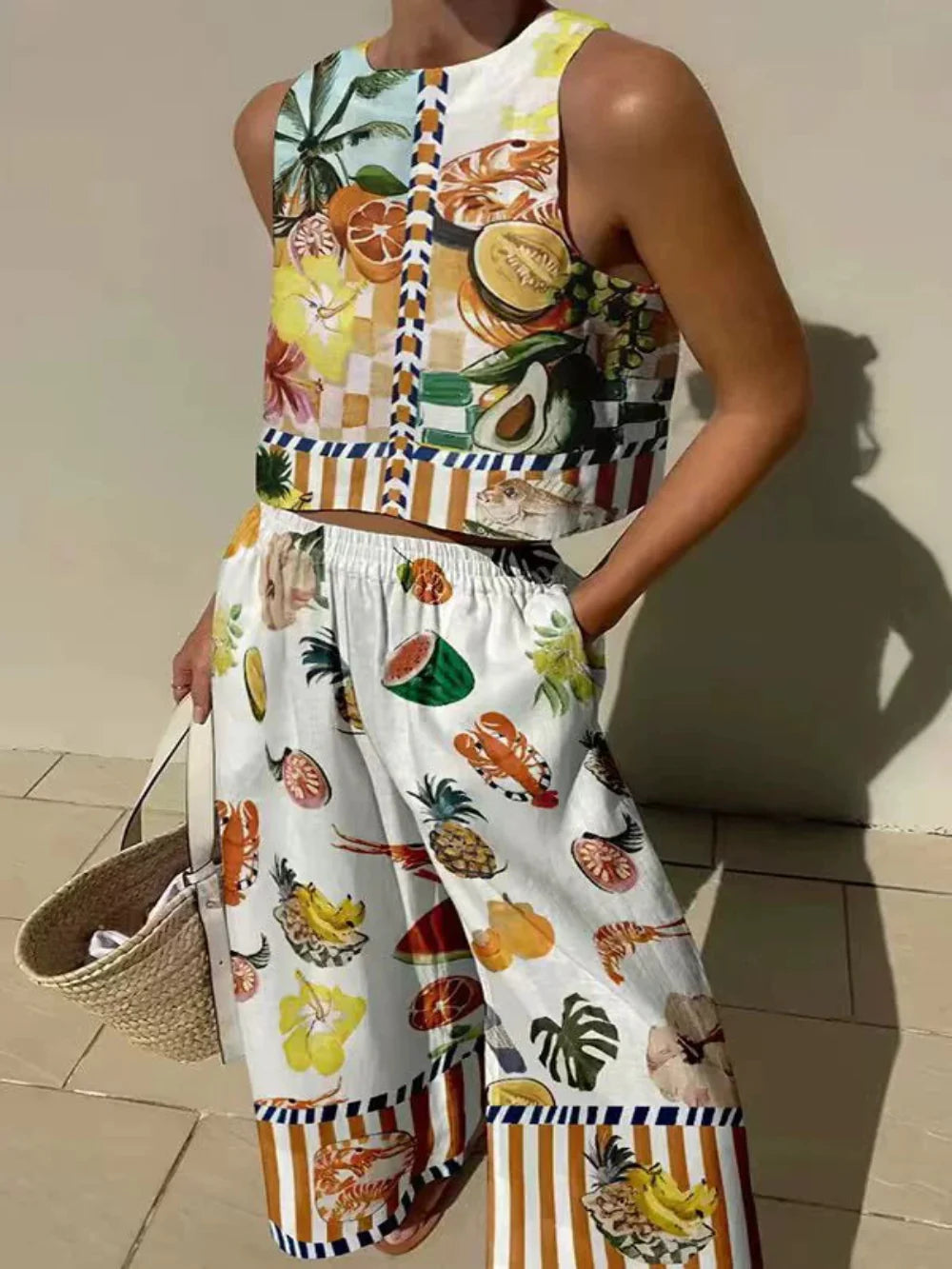 Conjunto con estampado y cintura elástica
