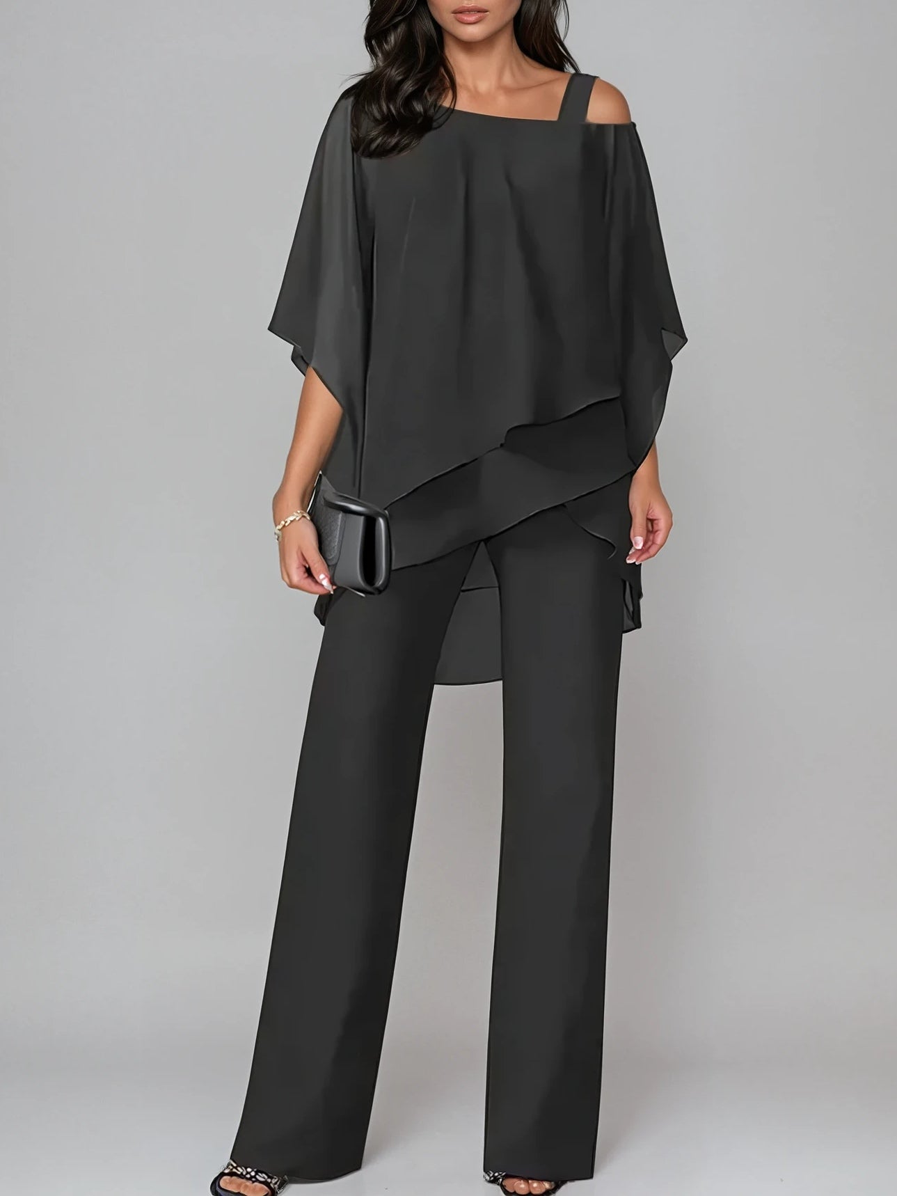 Conjunto con hombros descubiertos