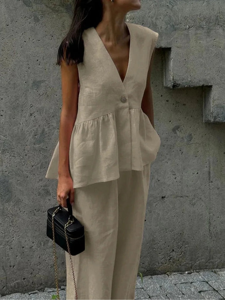 Conjunto con volantes y cuello en V