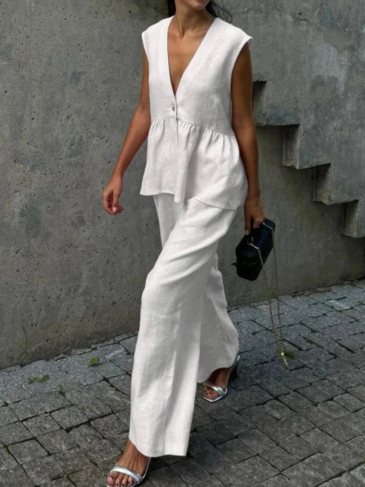 Conjunto con volantes y cuello en V