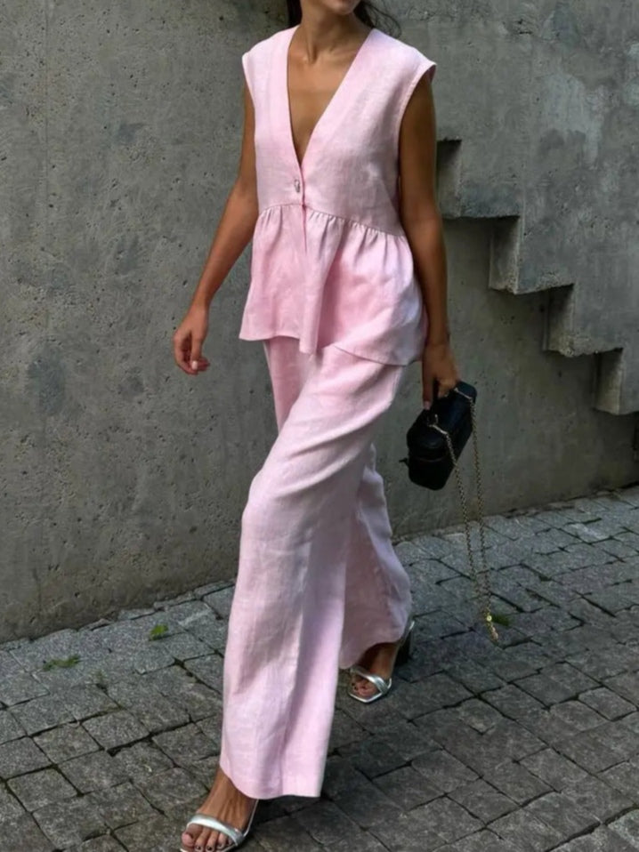 Conjunto con volantes y cuello en V