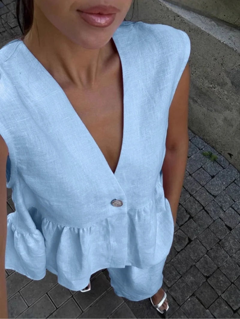Conjunto con volantes y cuello en V