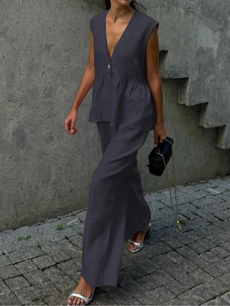 Conjunto con volantes y cuello en V