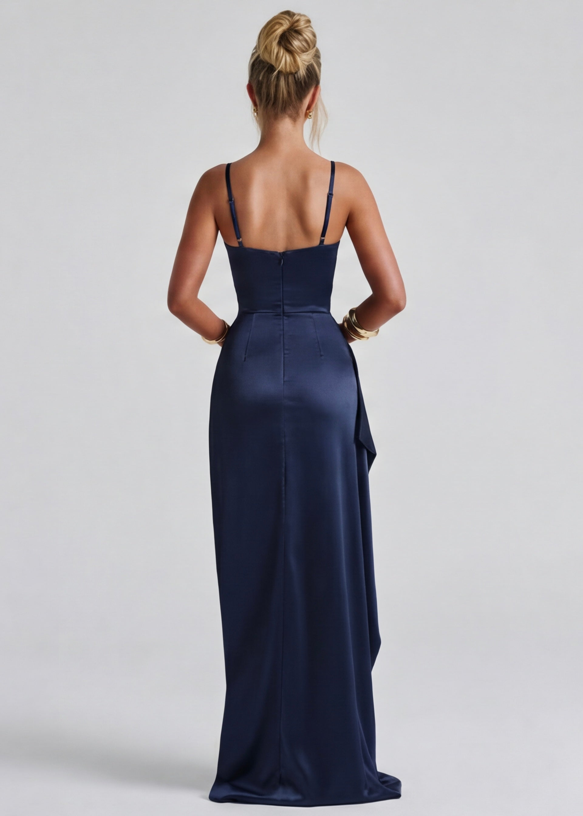 VESTIDO LARGO SATINADO CON ABERTURA