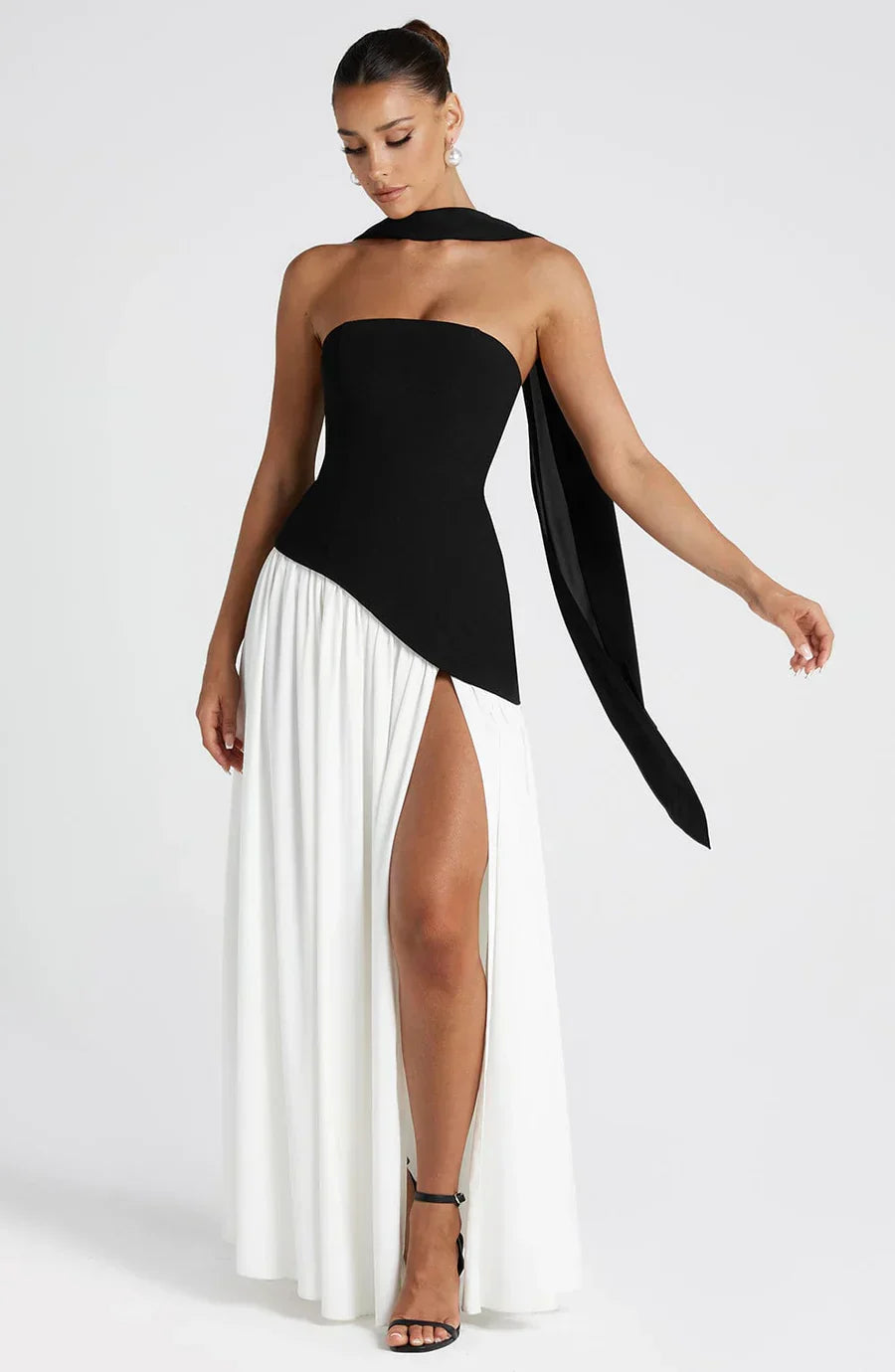 VESTIDO LARGO ASIMÉTRICO CON ABERTURA