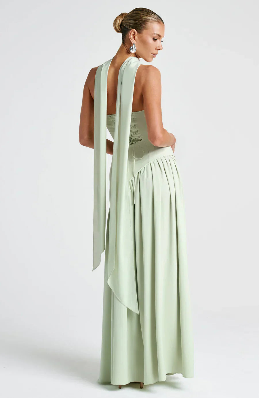VESTIDO LARGO ASIMÉTRICO CON ABERTURA