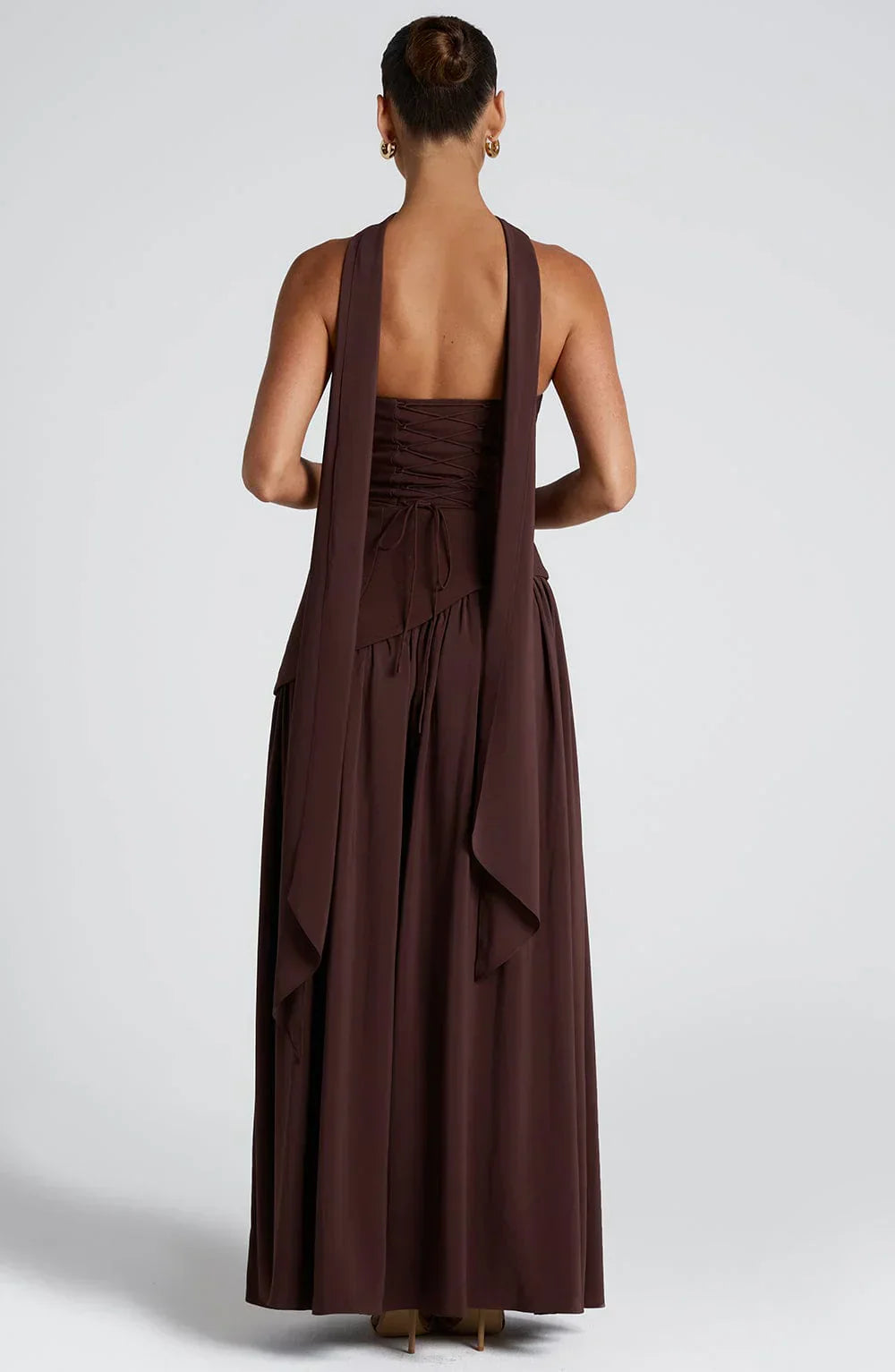 VESTIDO LARGO ASIMÉTRICO CON ABERTURA