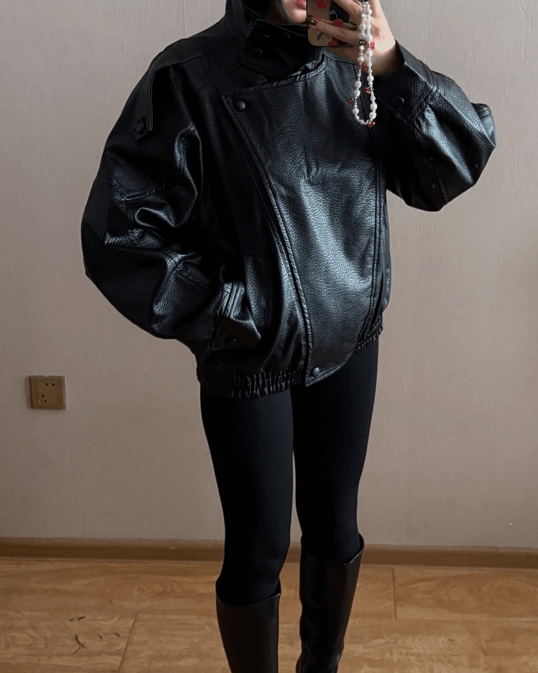 CHAQUETA DE CUERO ASIMÉTRICA
