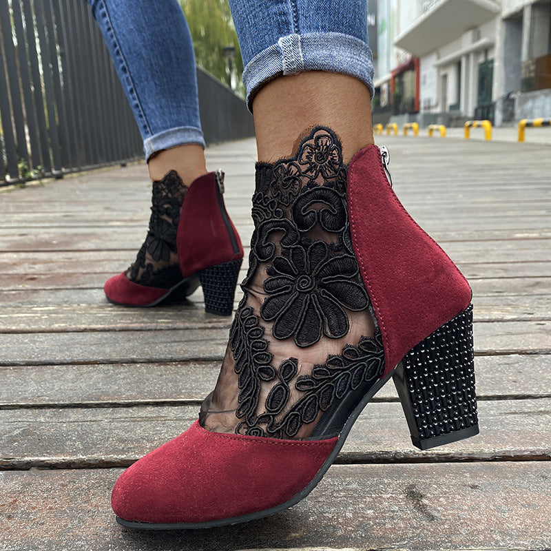Tacones elegantes con encaje