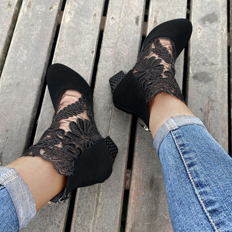 Tacones elegantes con encaje