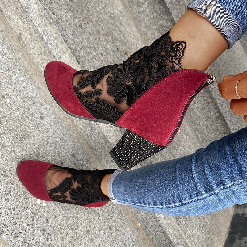 Tacones elegantes con encaje