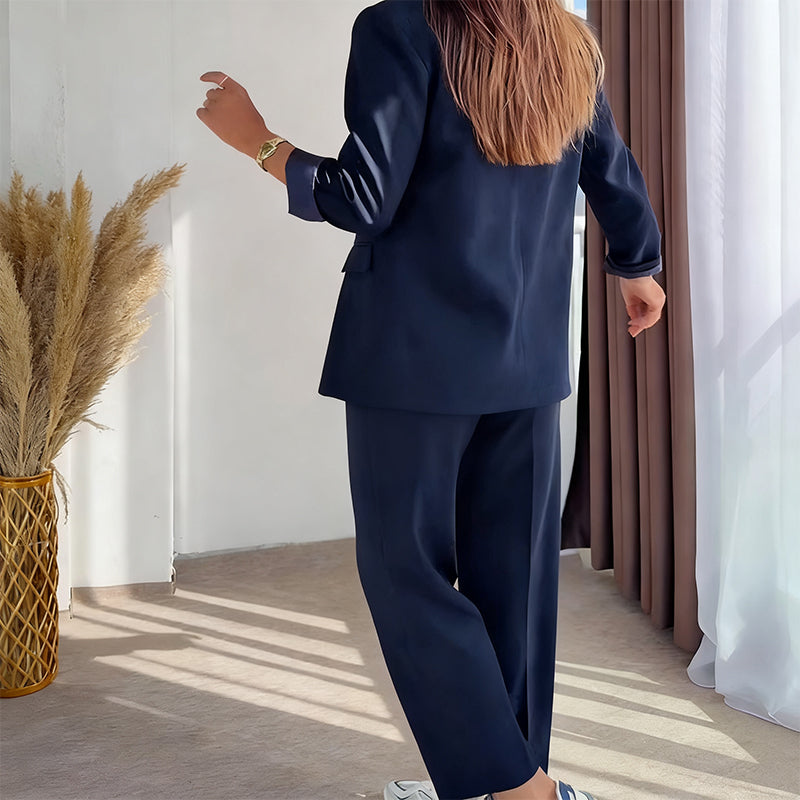 Conjunto clásico de blazer y pantalón