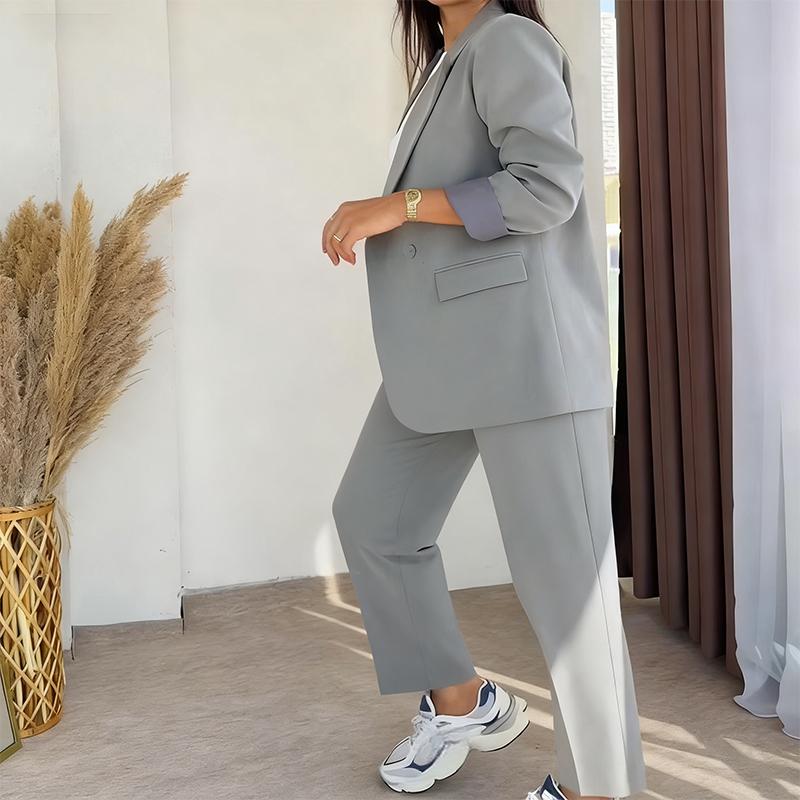 Conjunto clásico de blazer y pantalón