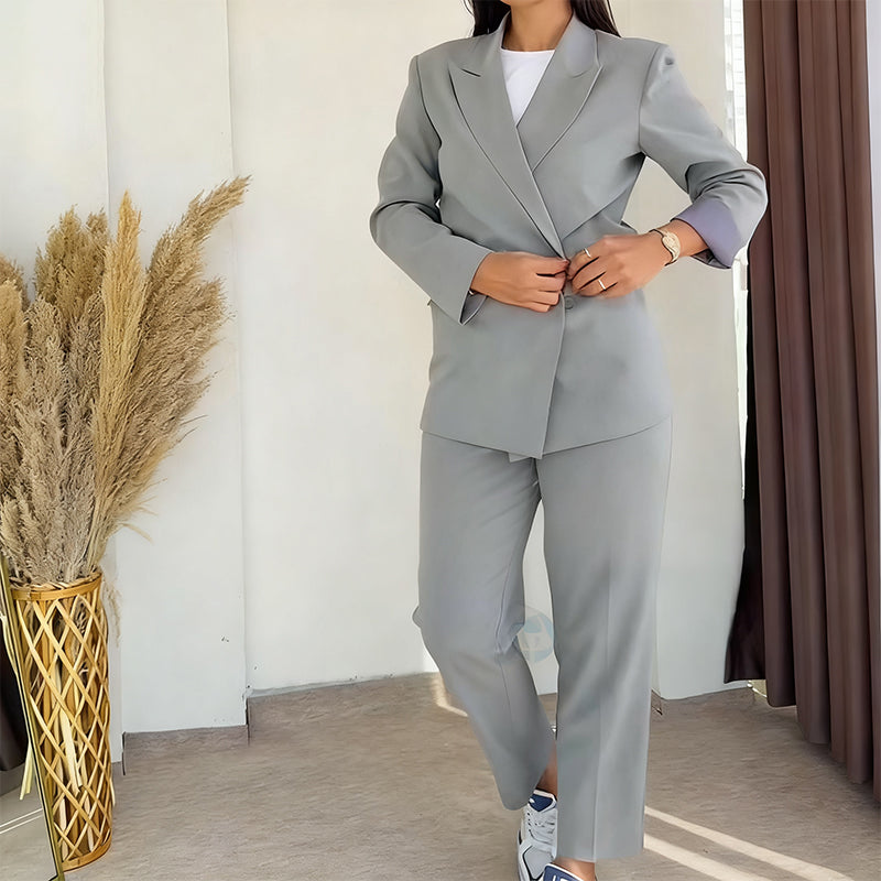 Conjunto clásico de blazer y pantalón